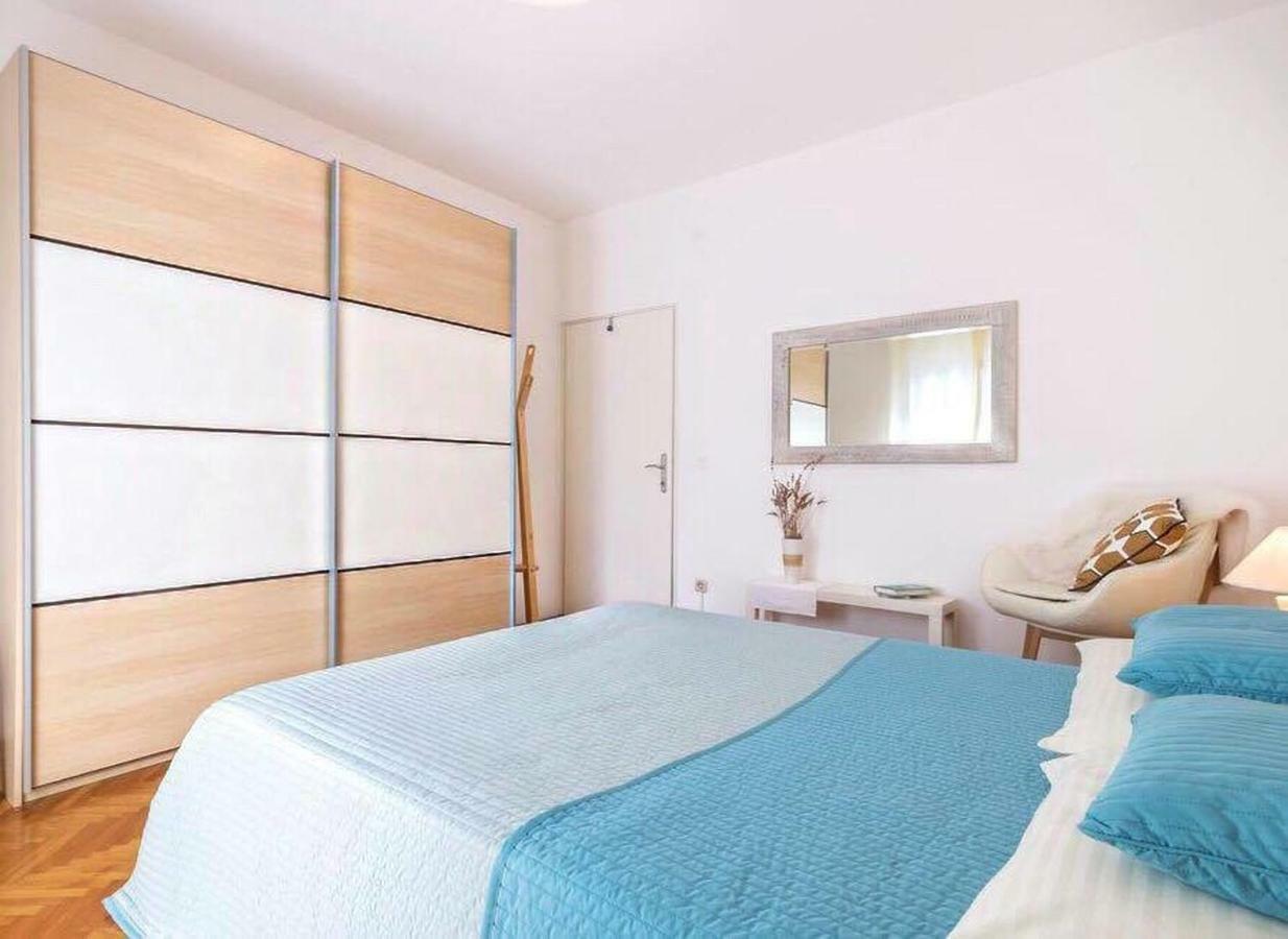 Apartman Eta Apartamento Pula Exterior foto