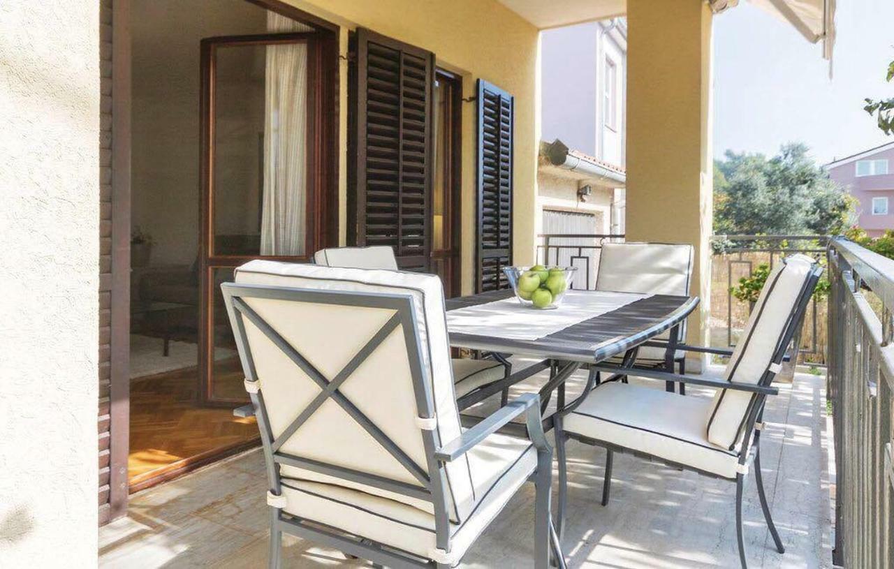 Apartman Eta Apartamento Pula Exterior foto