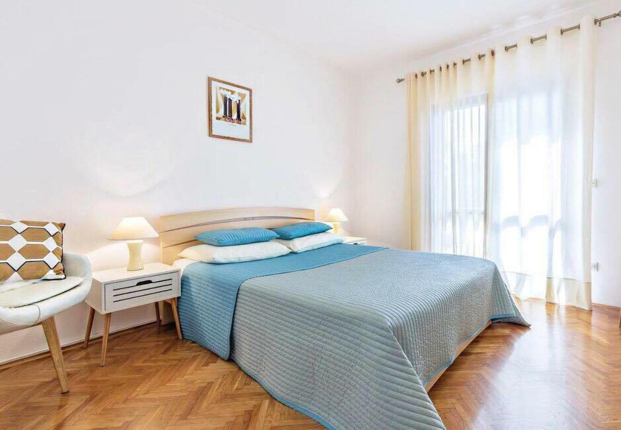Apartman Eta Apartamento Pula Exterior foto